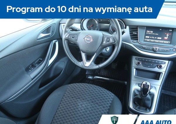 Opel Astra cena 38000 przebieg: 180087, rok produkcji 2019 z Tuczno małe 154